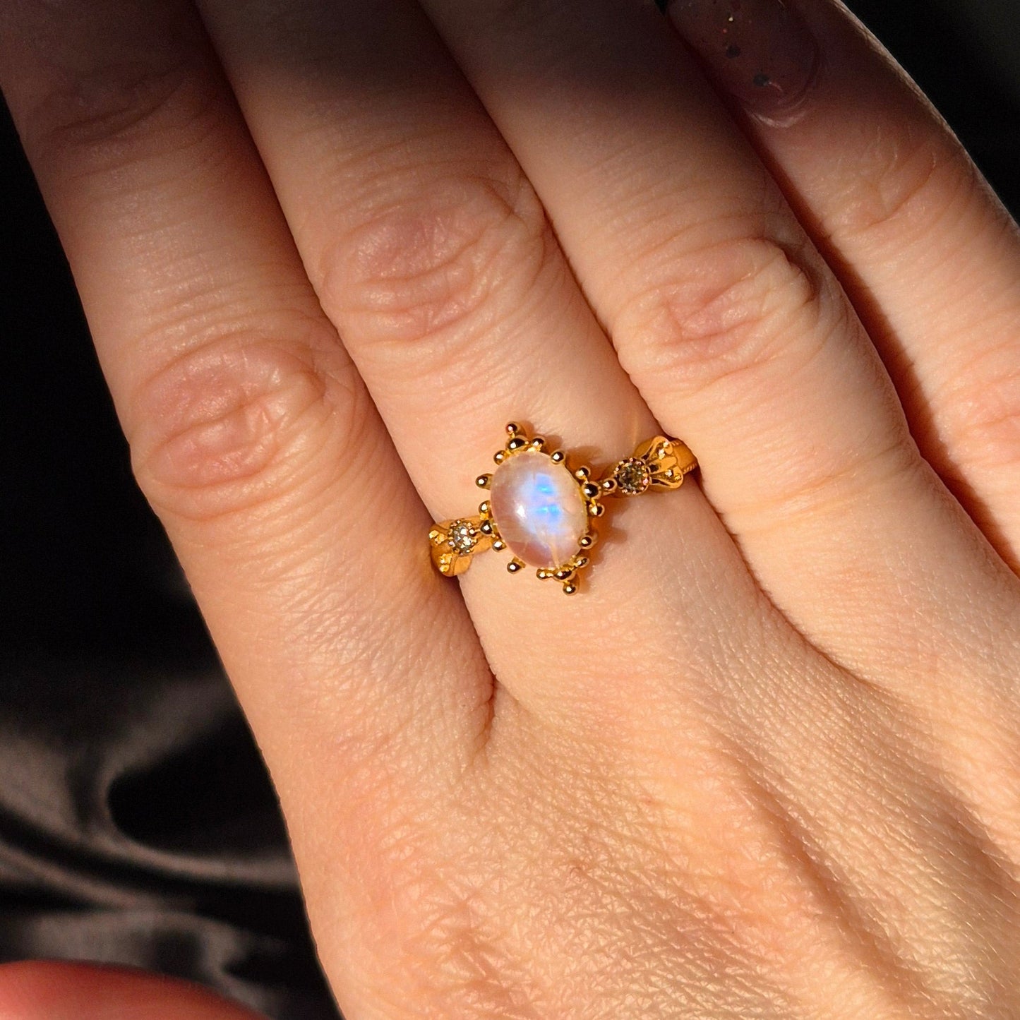 Moonstone ring "Fems" goldplated 2