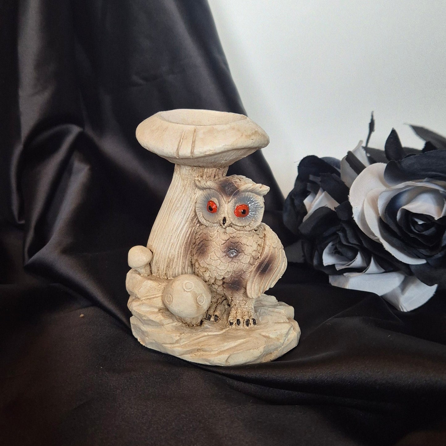 Sphere holder owl beige