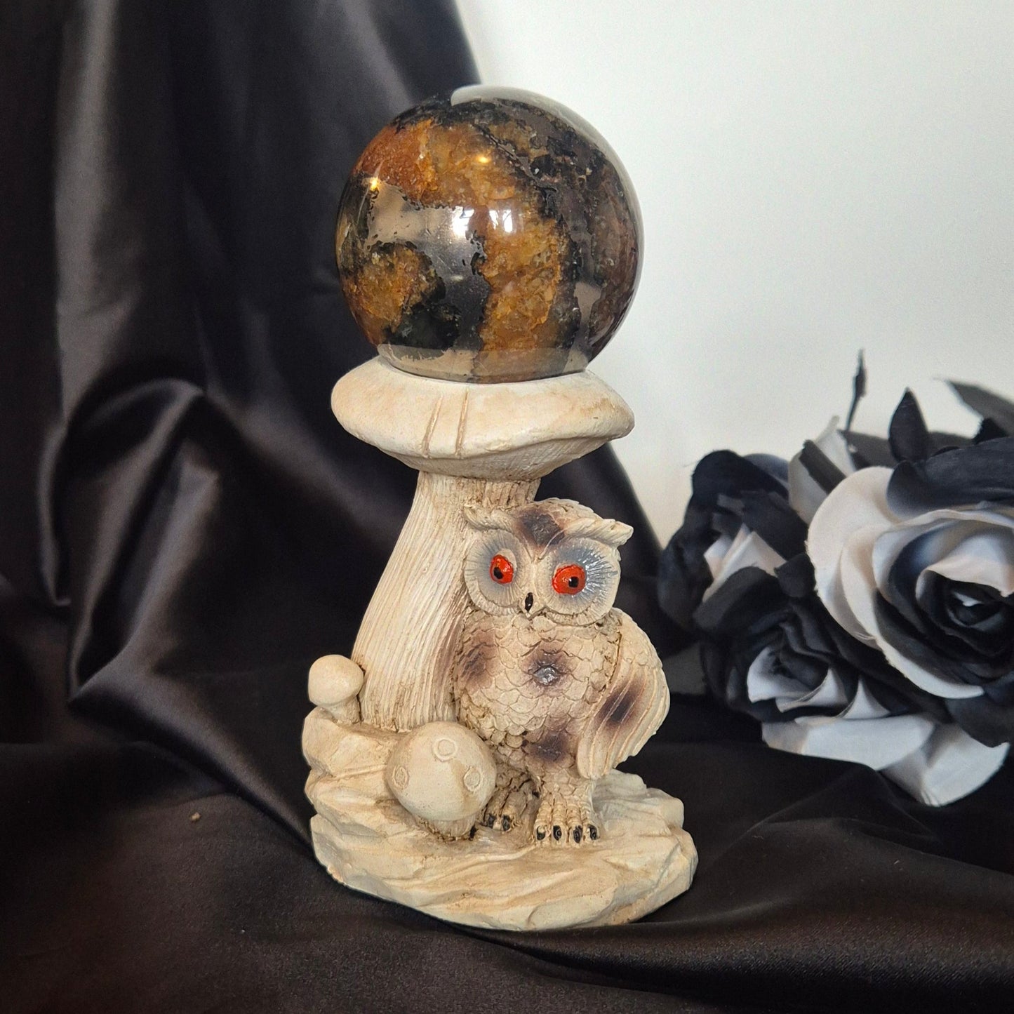 Sphere holder owl beige