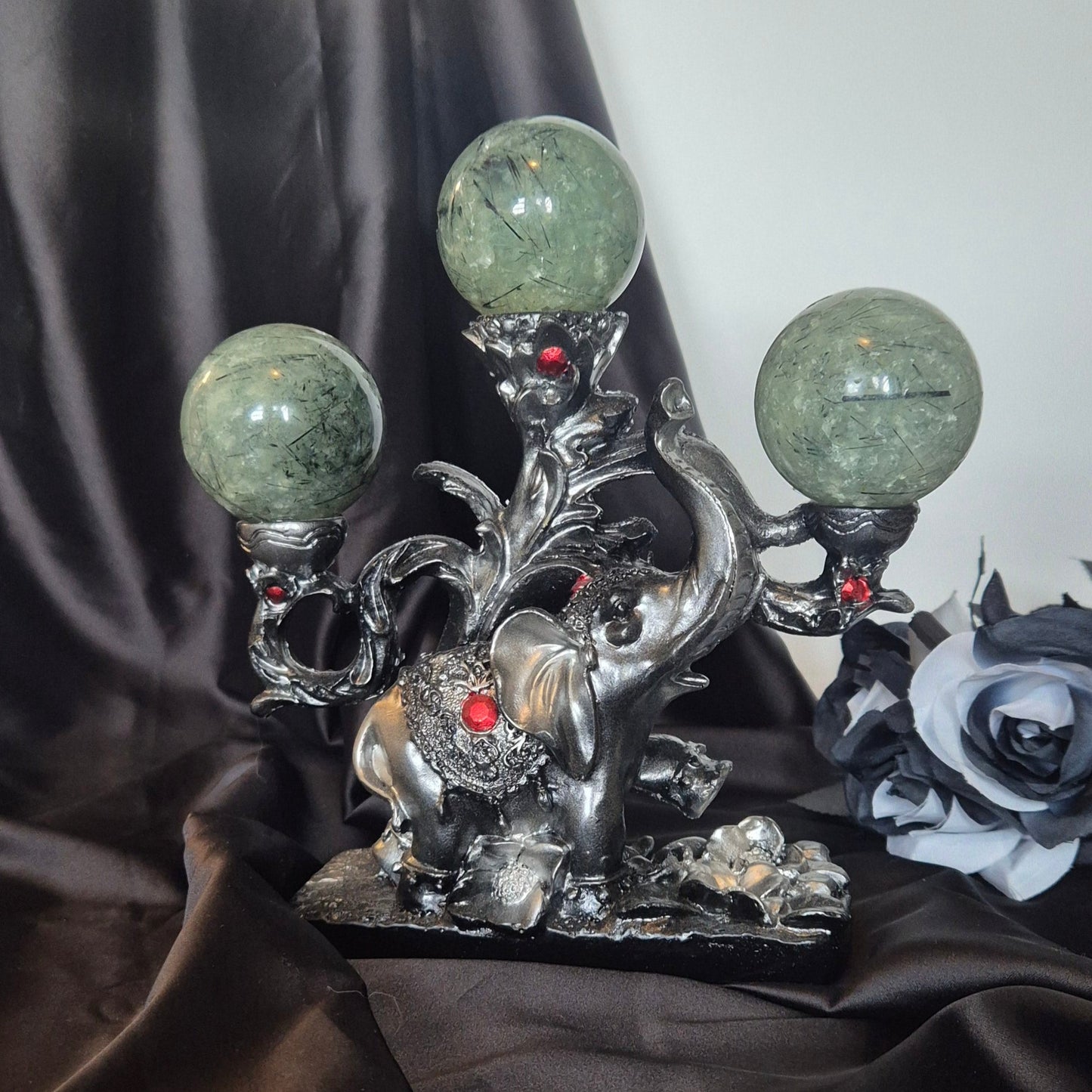 Triple sphere holder elephant silver