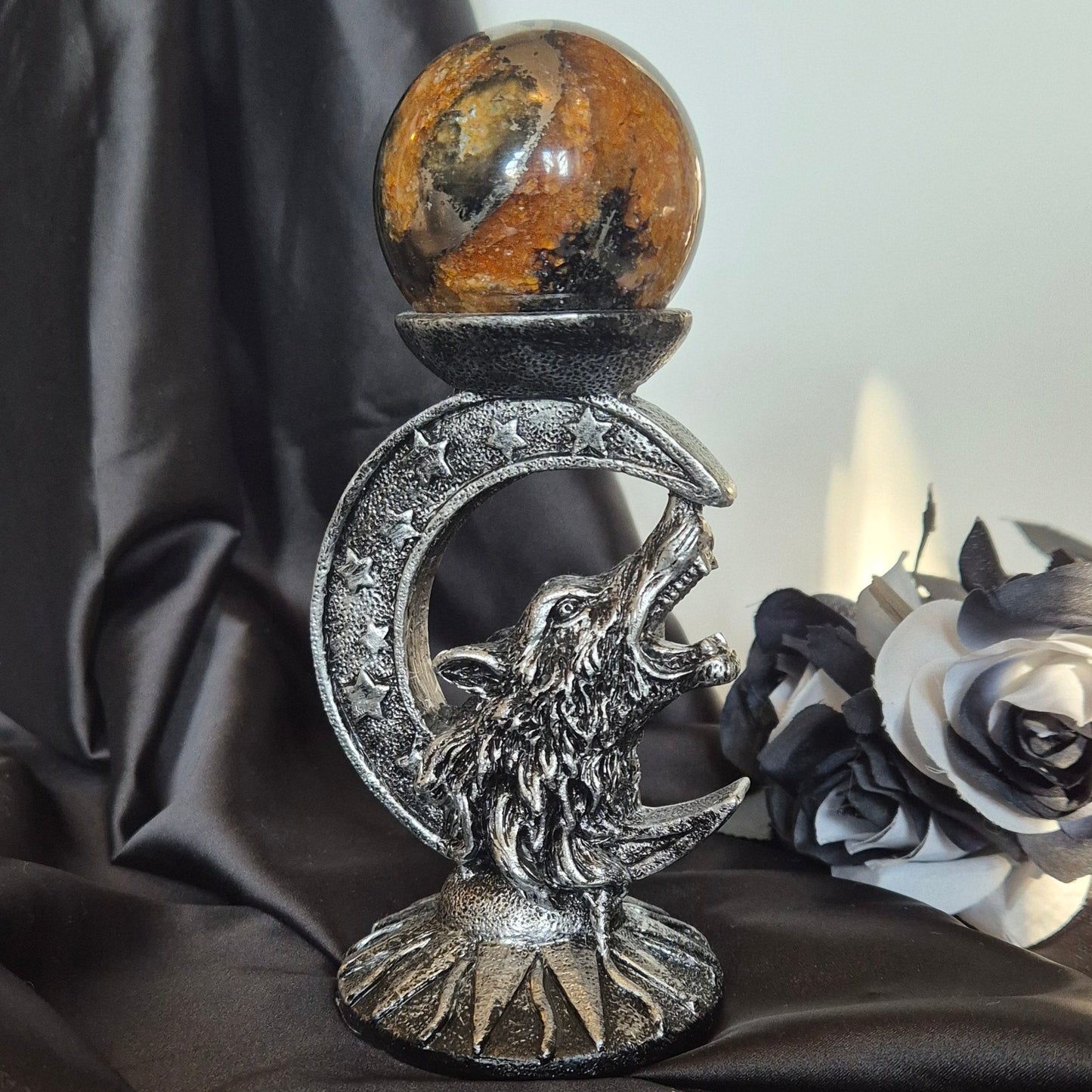 Sphere holder wolf silver