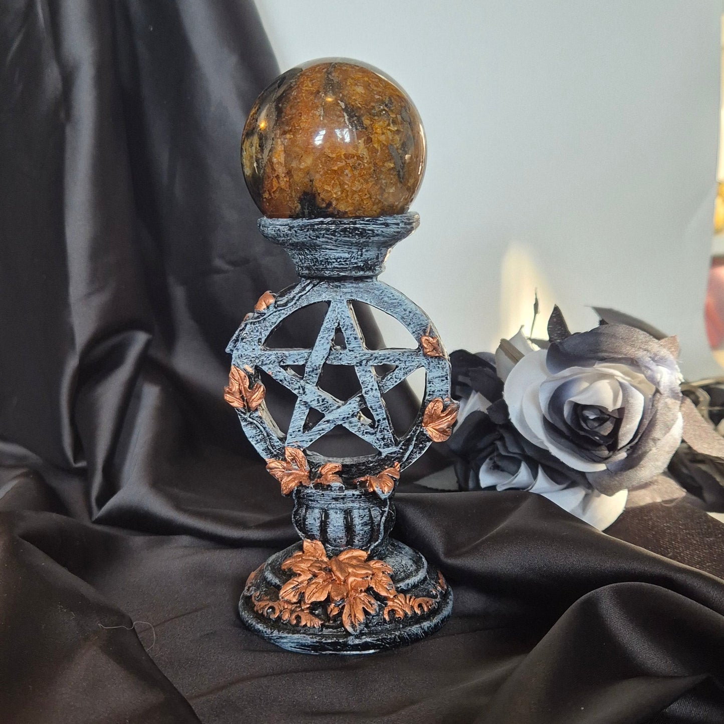 Sphere holder pentagram grey / bronze