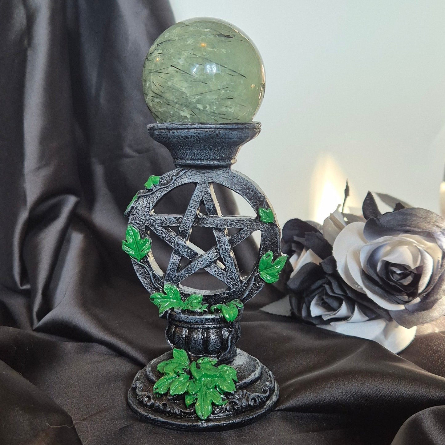 Sphere holder pentagram grey/green