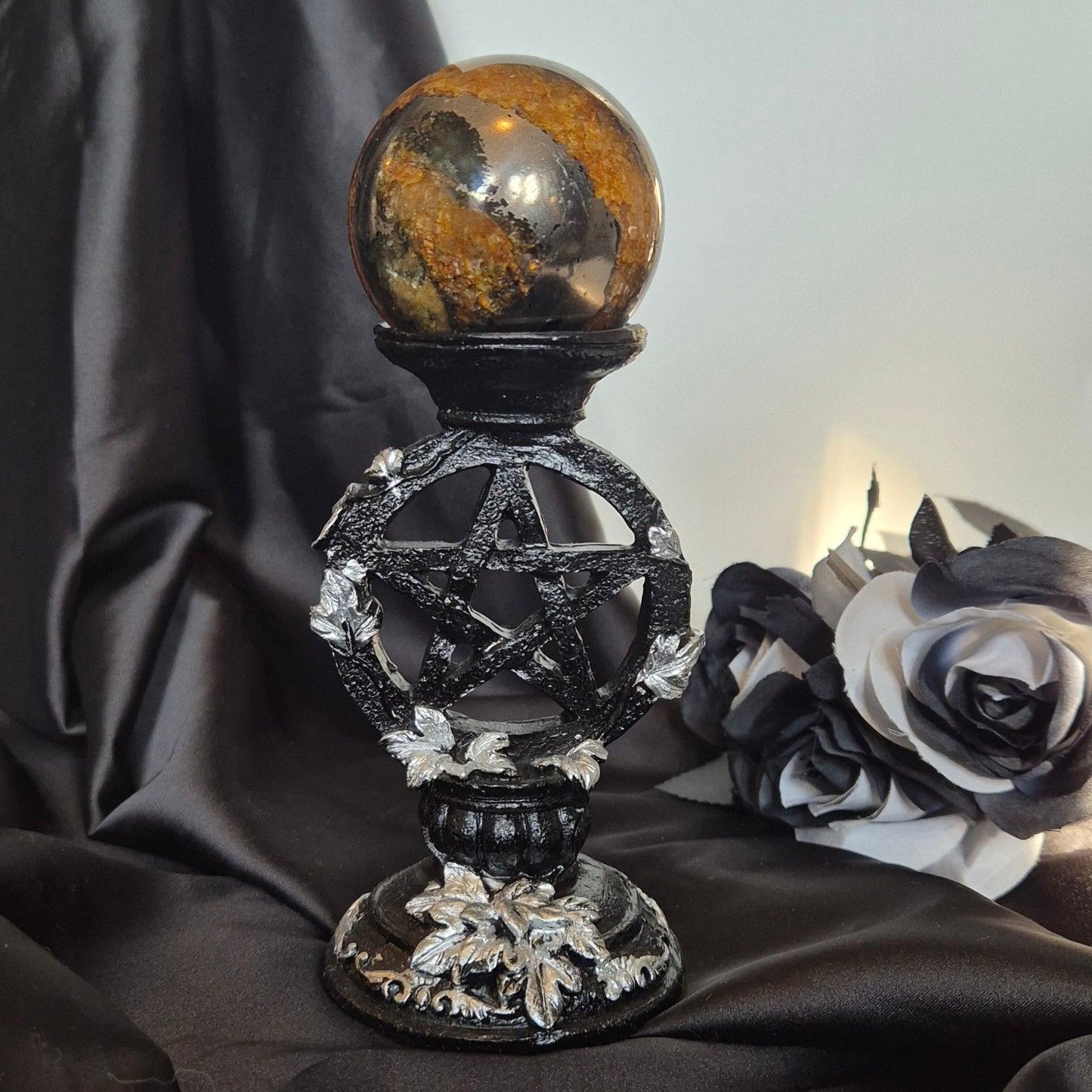 Sphere holder pentagram black/silver