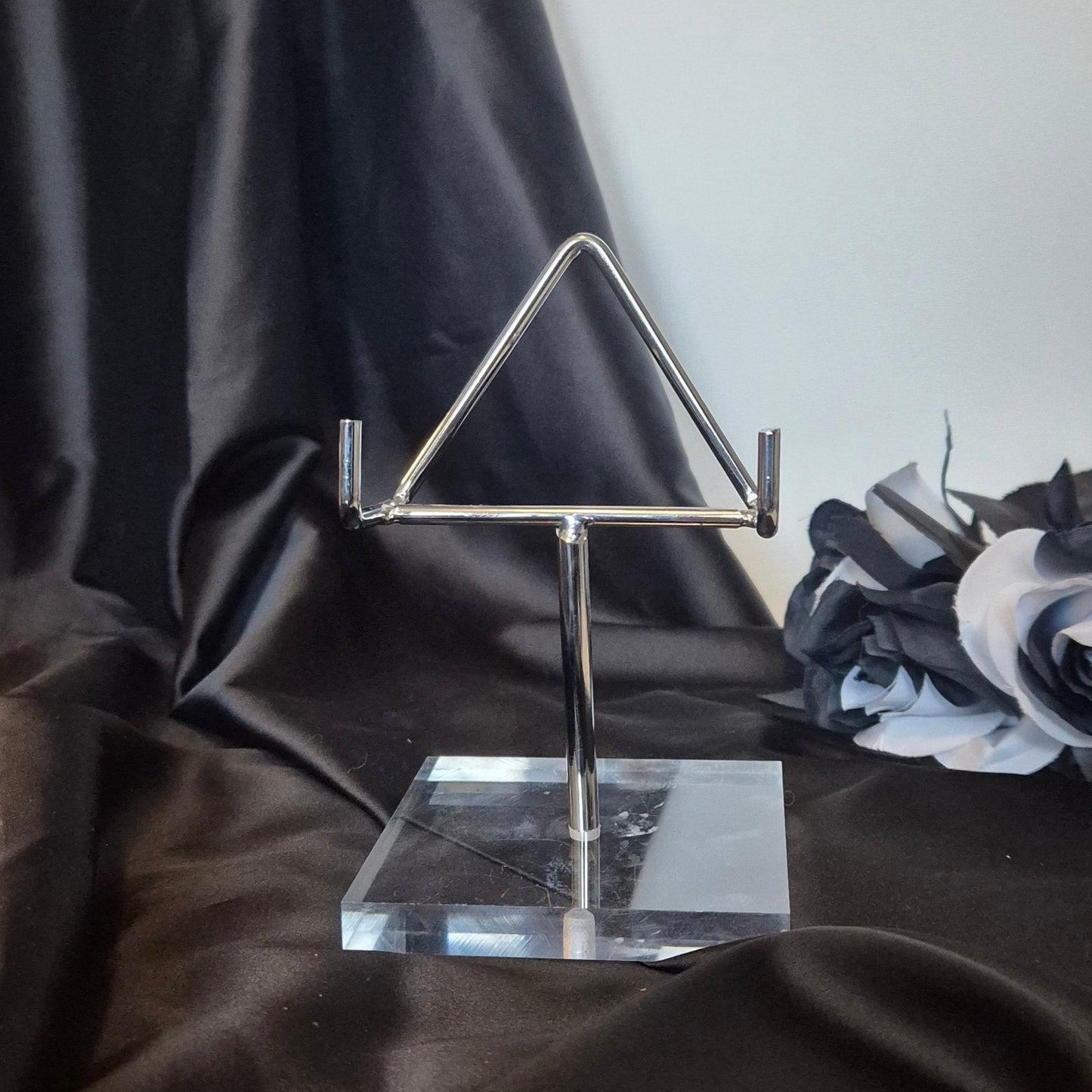 Specimen stand big silver