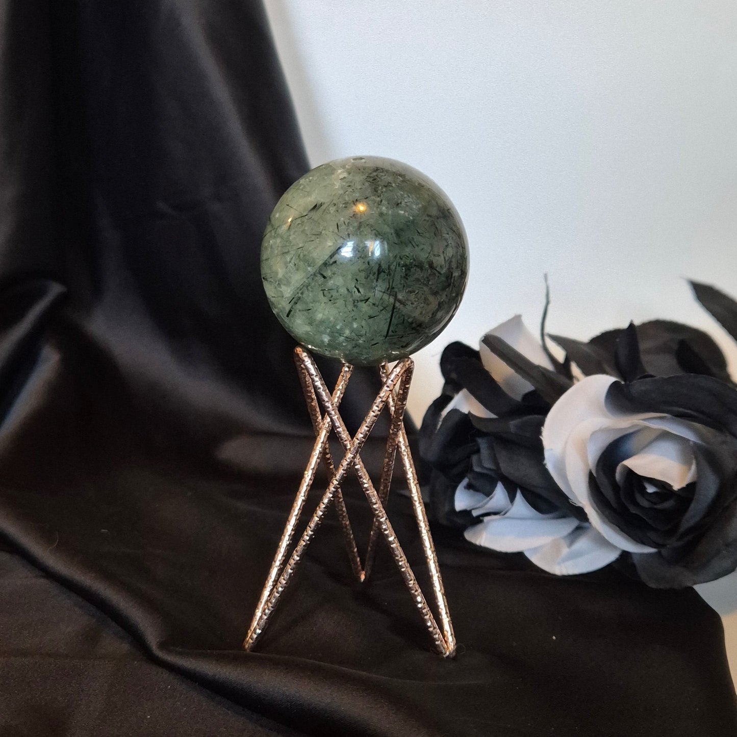 Sphere holder rose gold