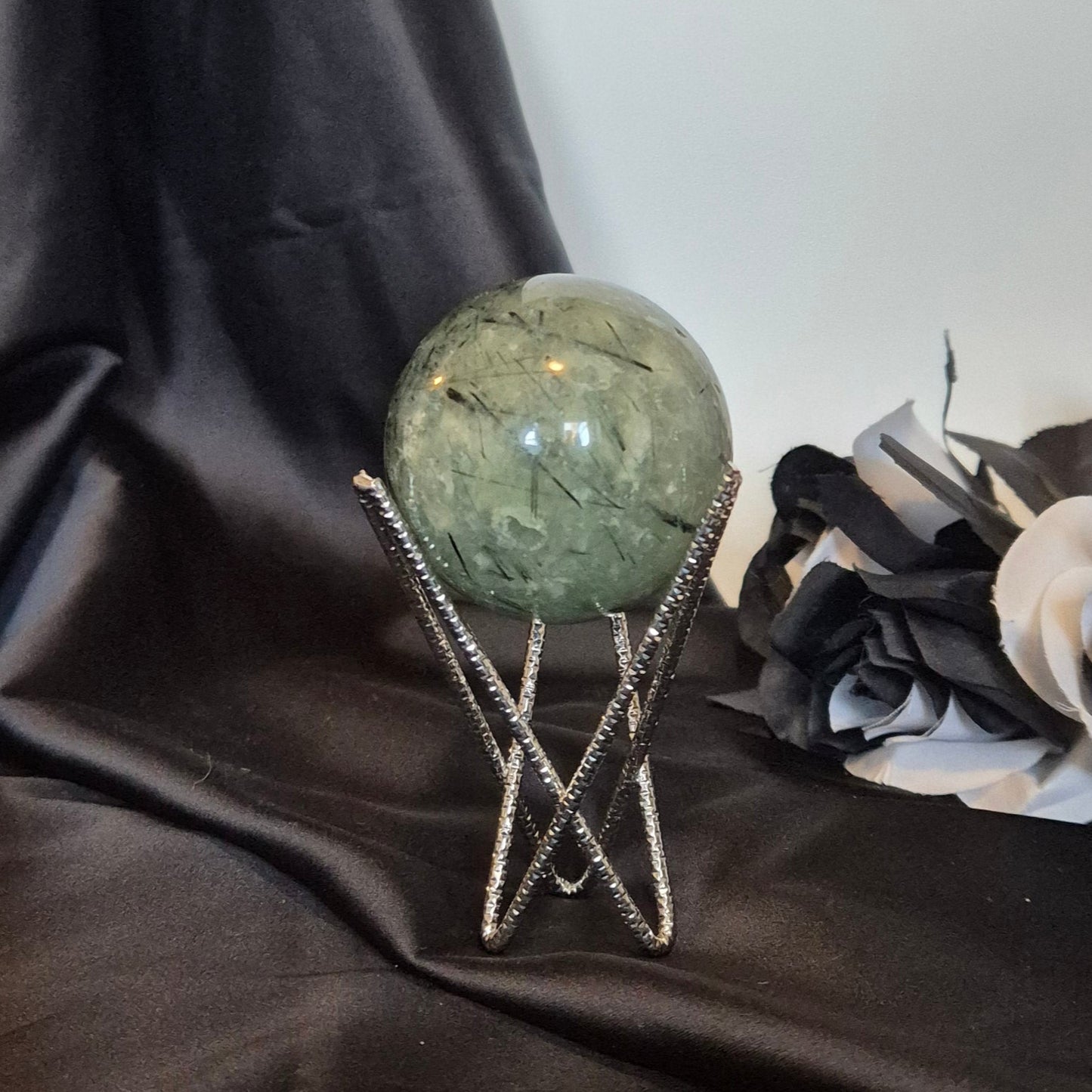 Sphere holder silver