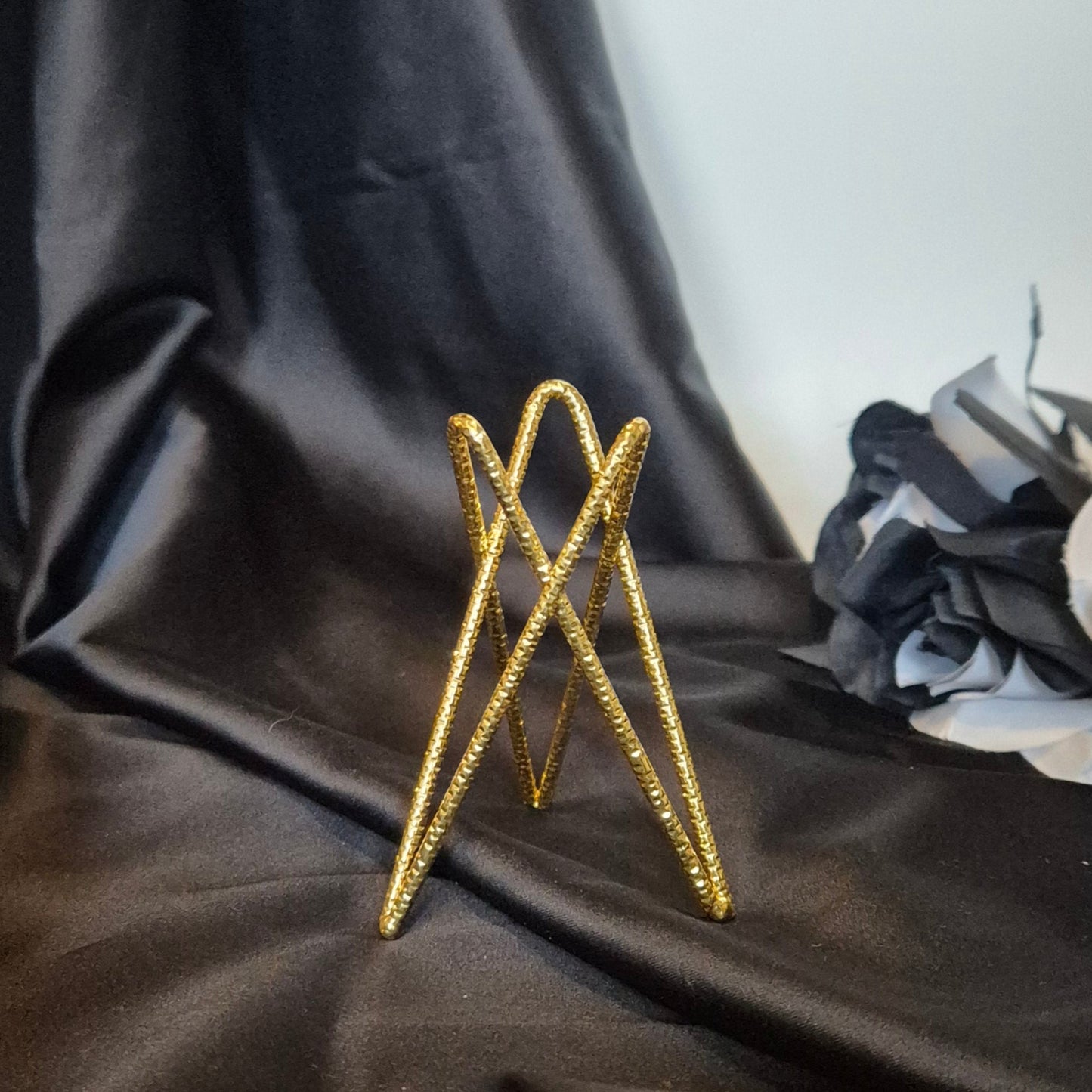 Sphere holder gold