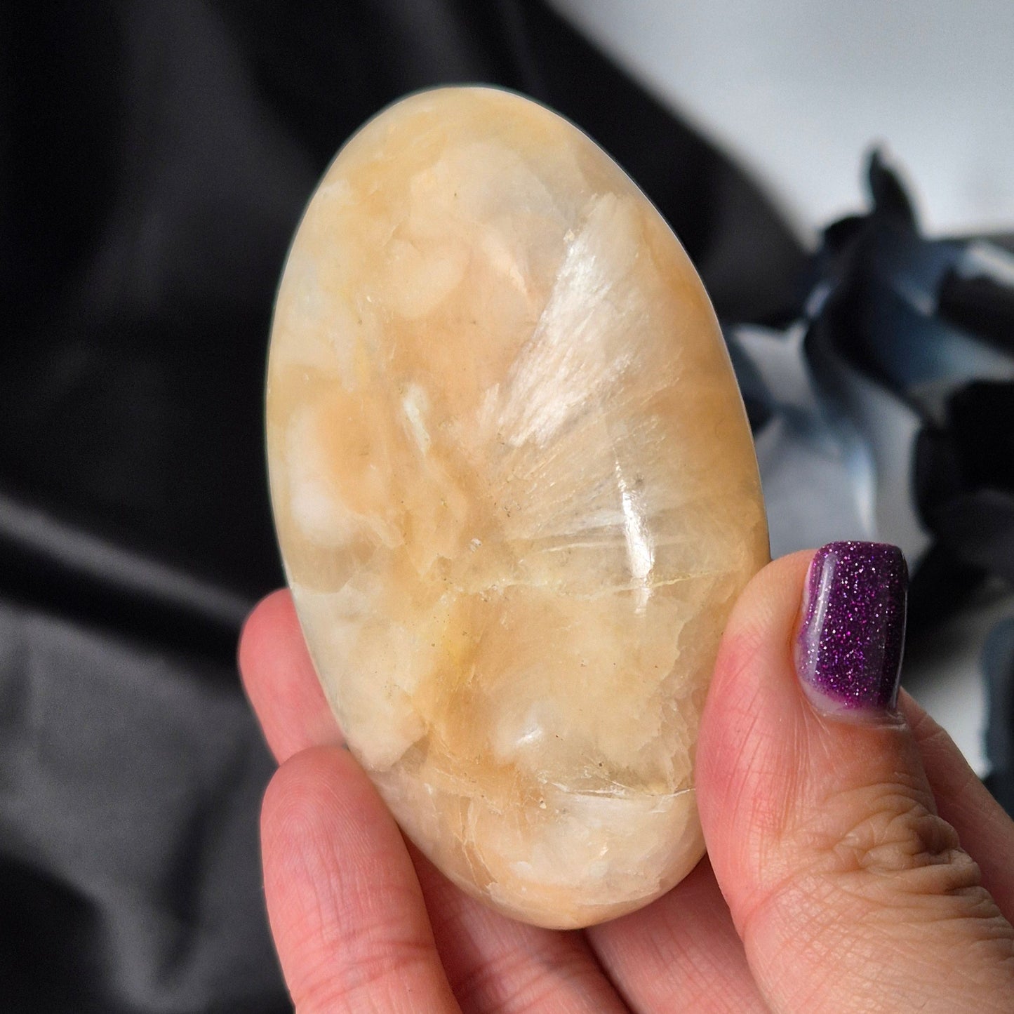 Stilbite palmstone 1