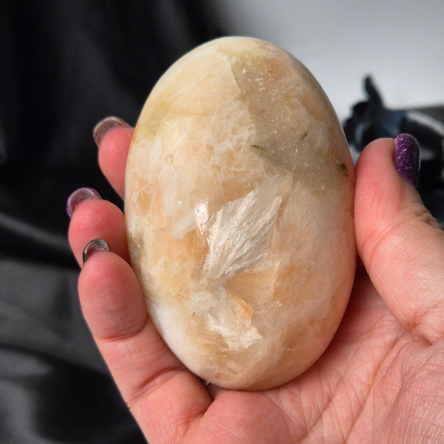 Stilbite palmstone 5
