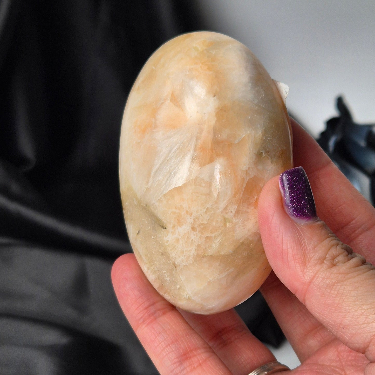 Stilbite palmstone 5