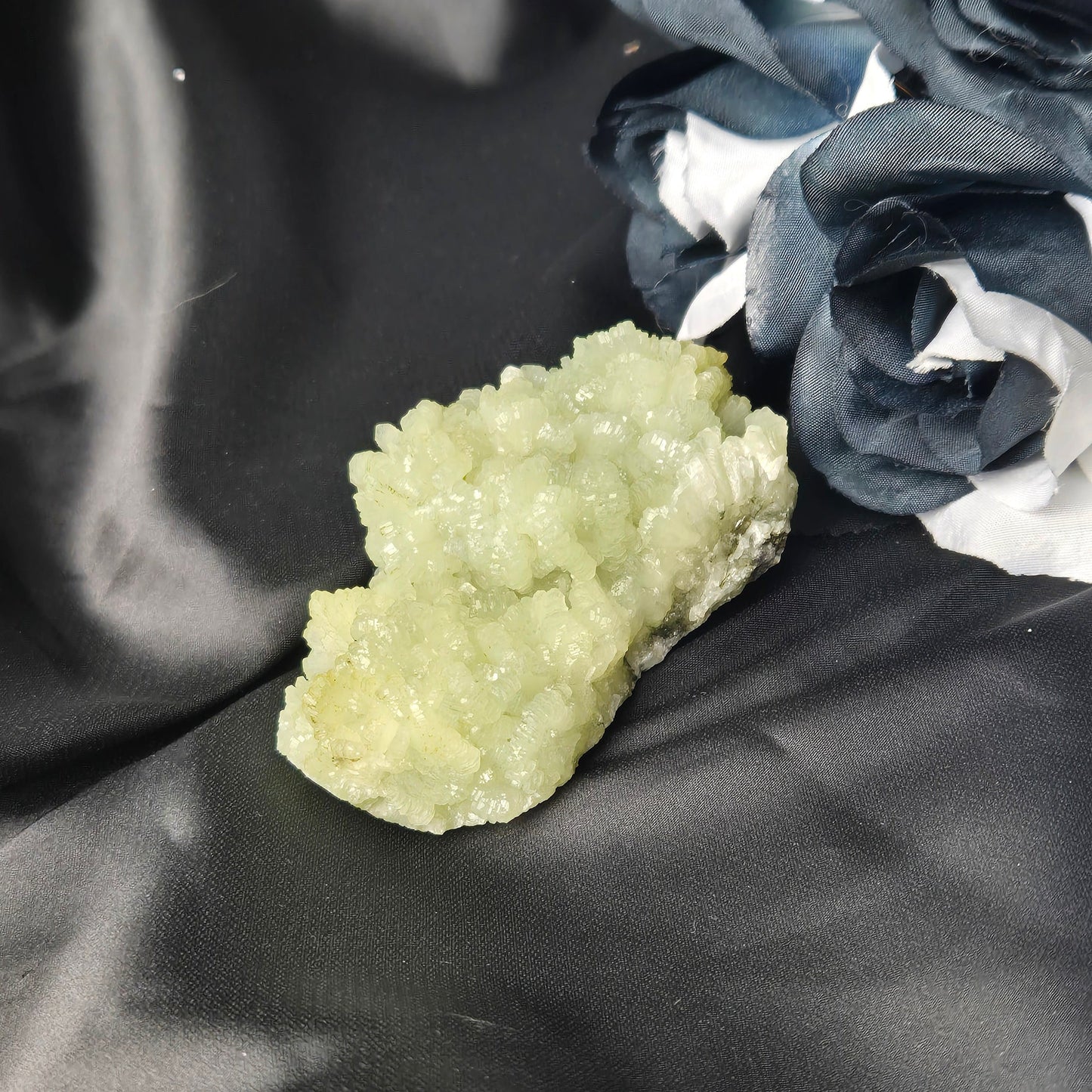 Prehnite flower 2