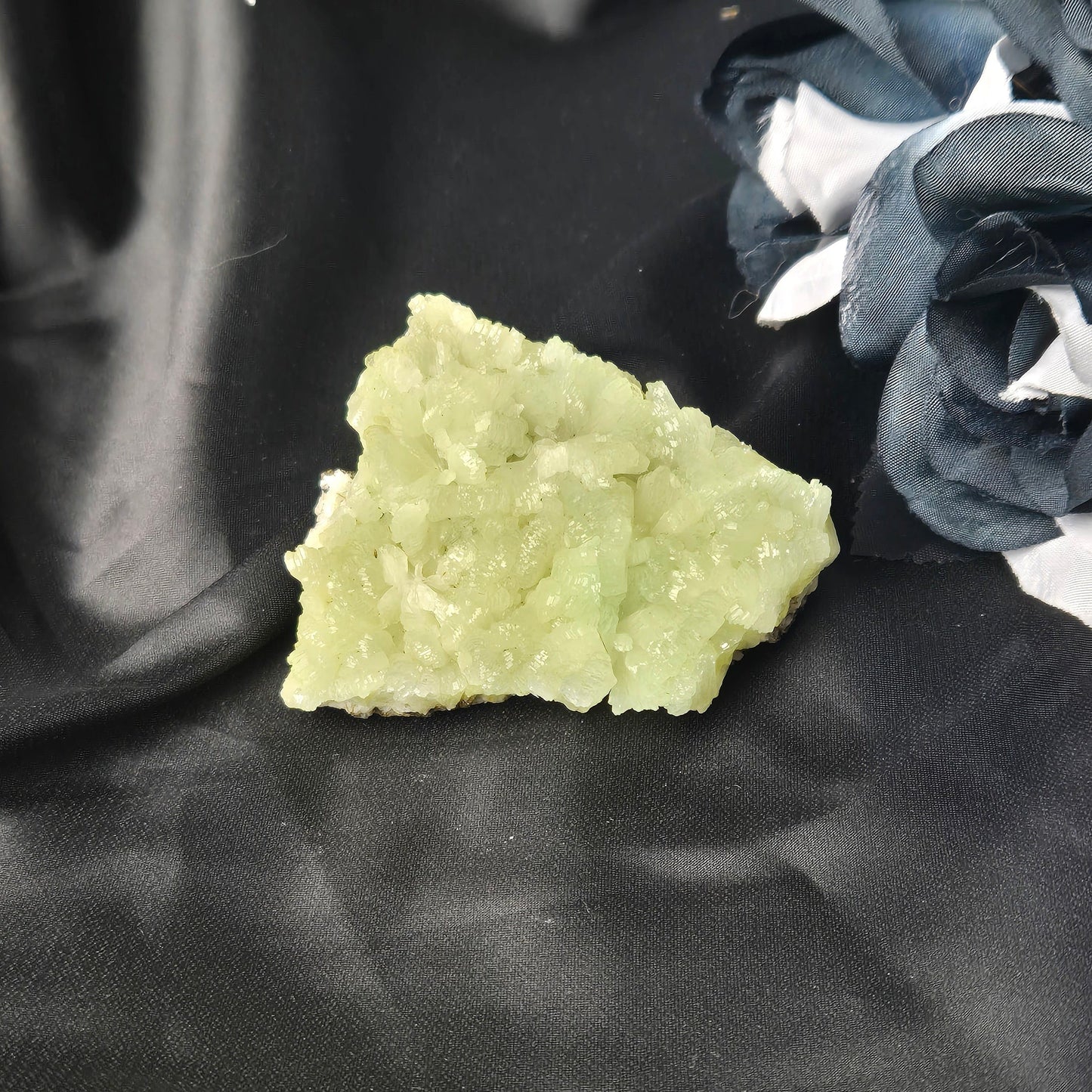 Prehnite flower 4
