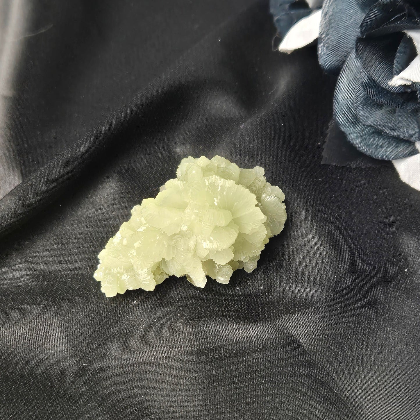 Prehnite flower 9