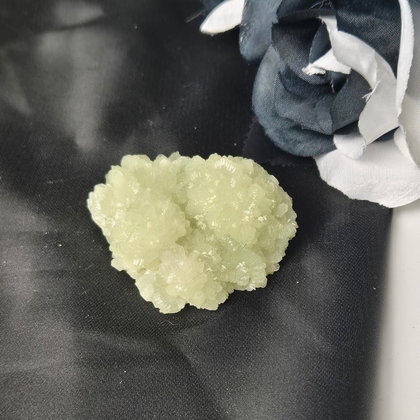 Prehnite flower 15