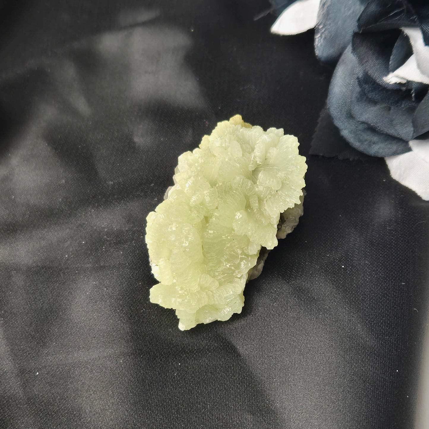 Prehnite flower 17