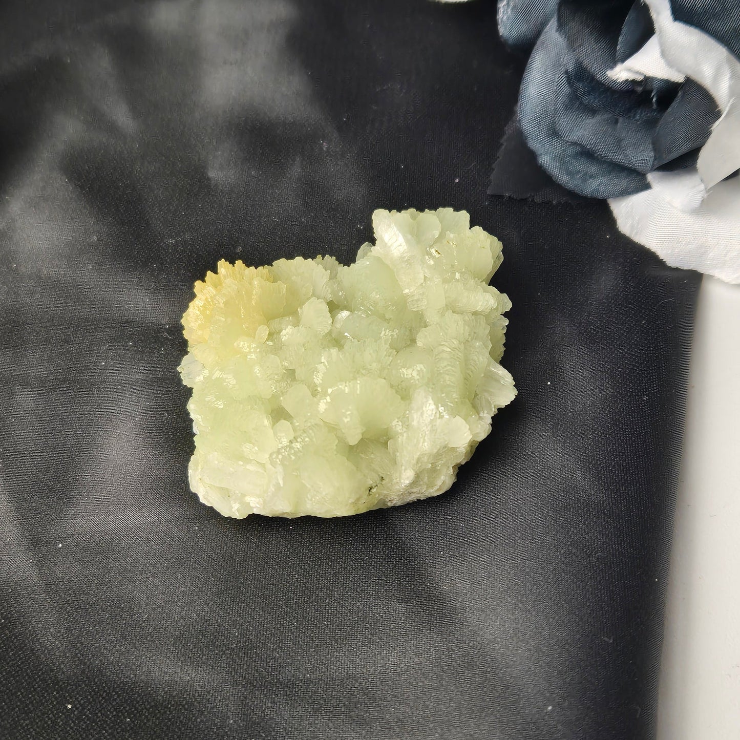 Prehnite flower 18