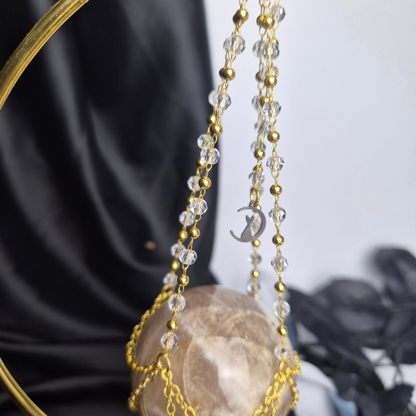 Sphere holder net moon gold
