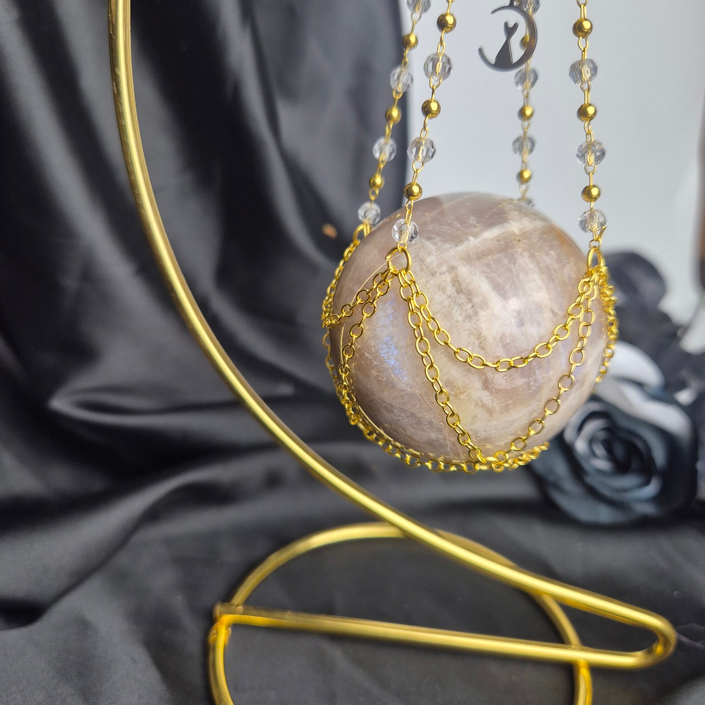 Sphere holder net gold