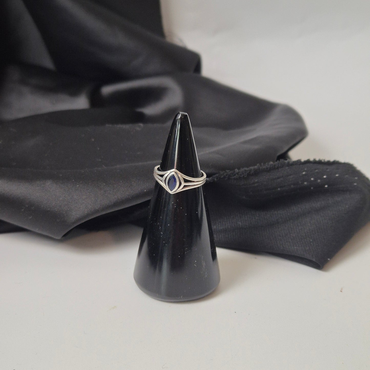 Black obsidian ringholder 40