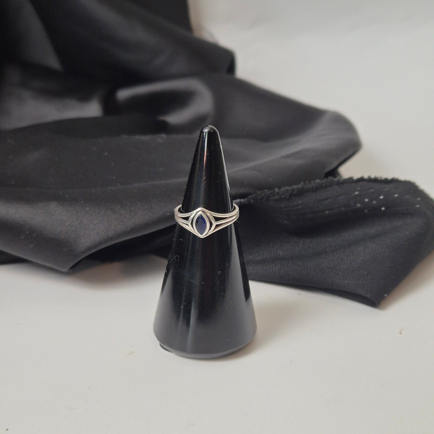 Black obsidian ringholder 42