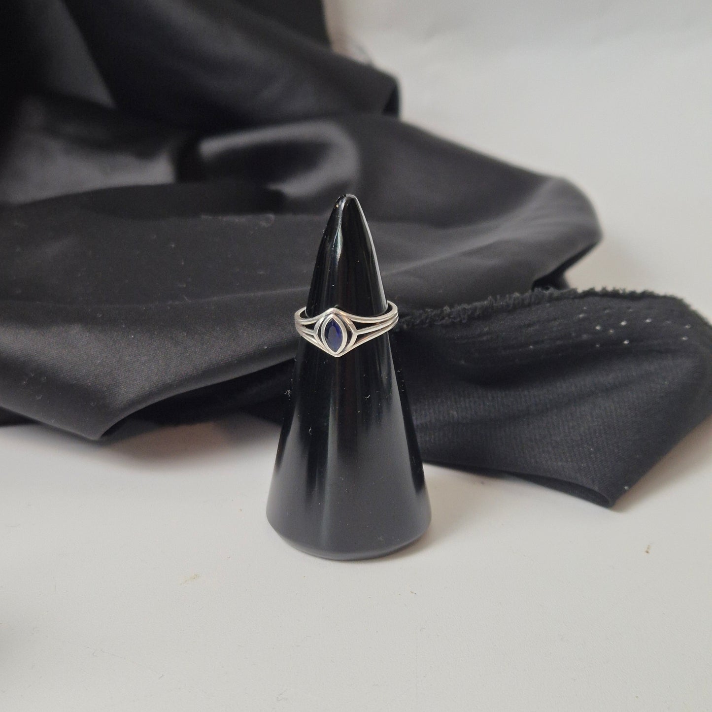 Black obsidian ringholder 44