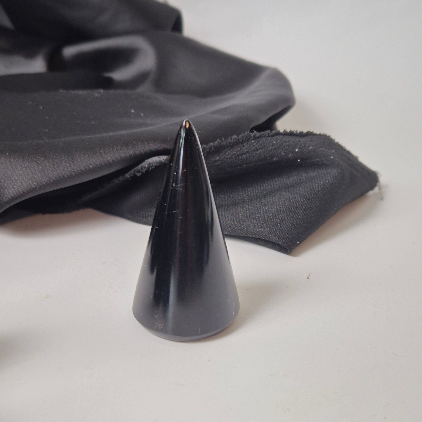 Black obsidian ringholder 50