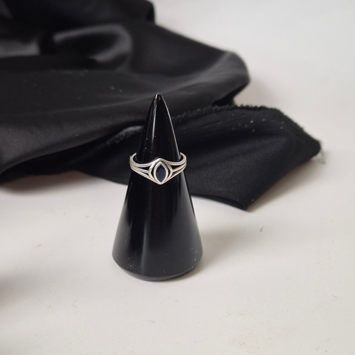 Black obsidian ringholder 50