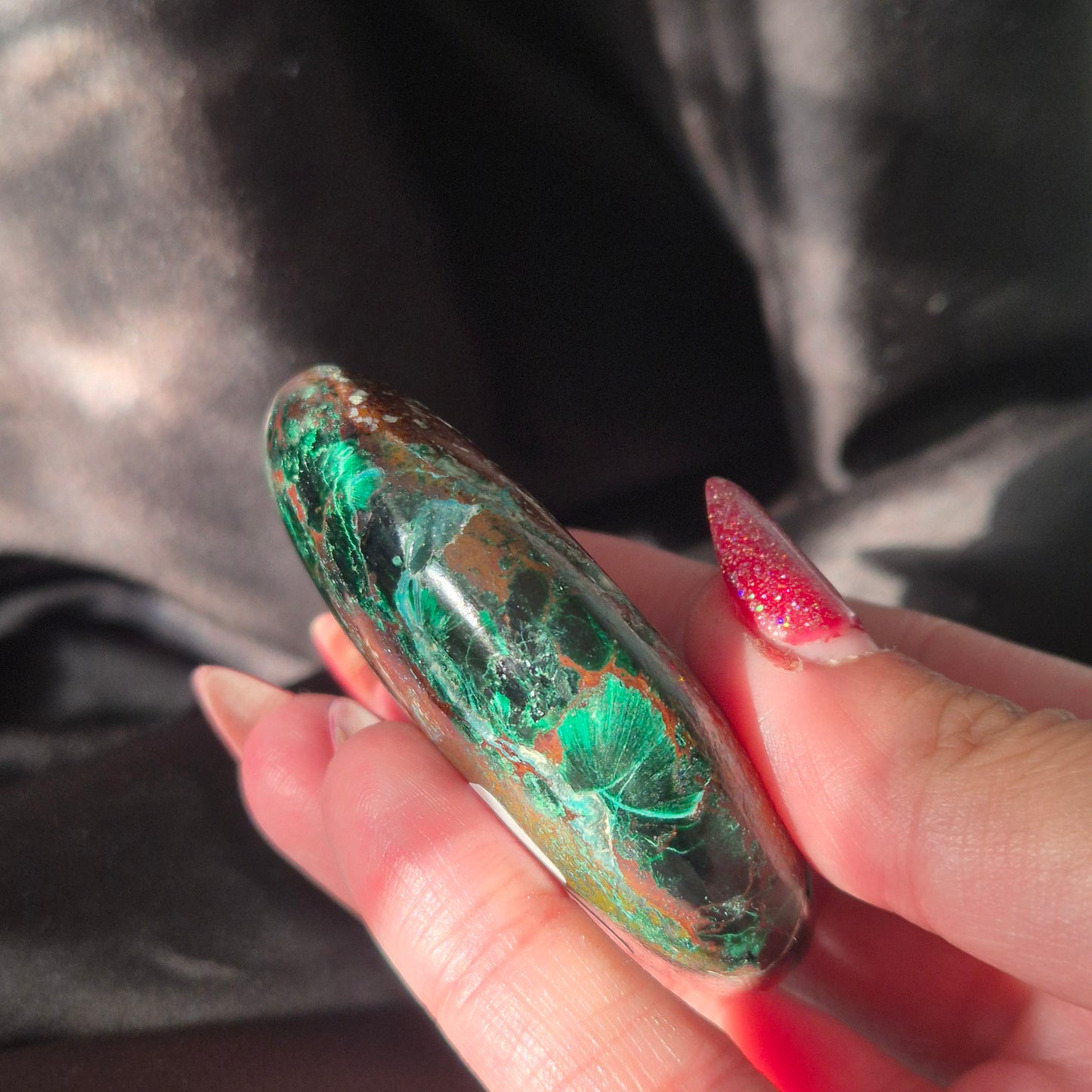 Australian malachite / chrysocolla palm 189