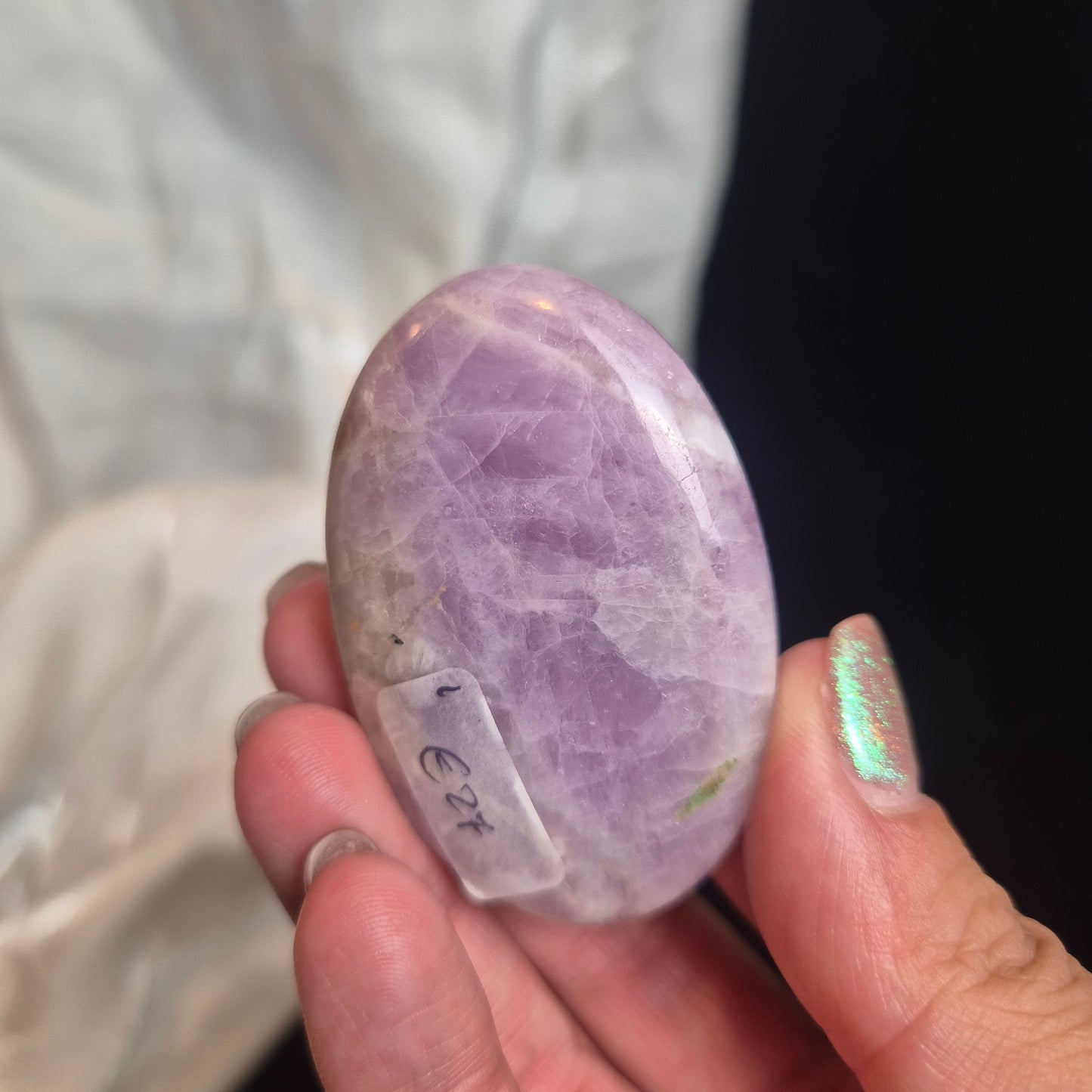 Kunzite palmstone 1