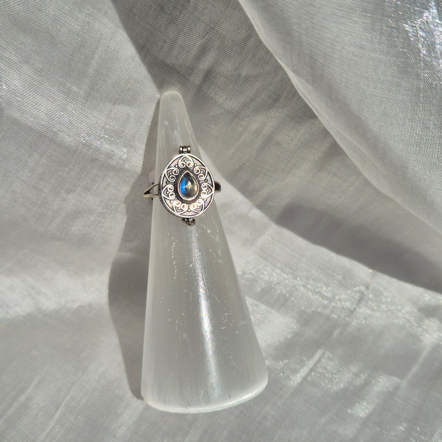 Poison ring moonstone