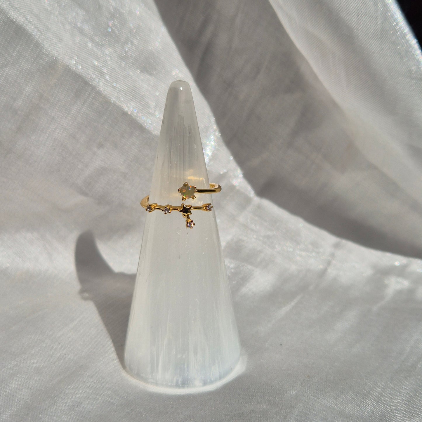 Opal ring aries