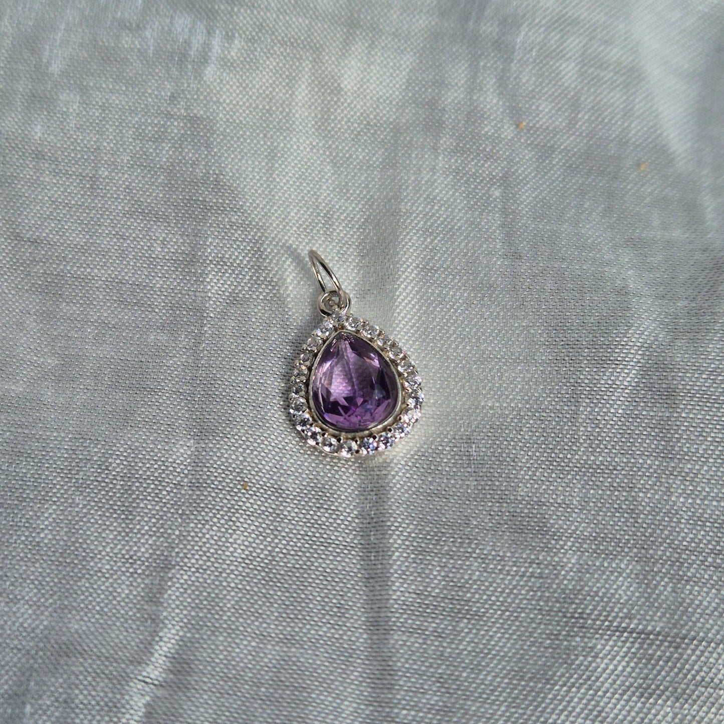 Amethist droplet necklace