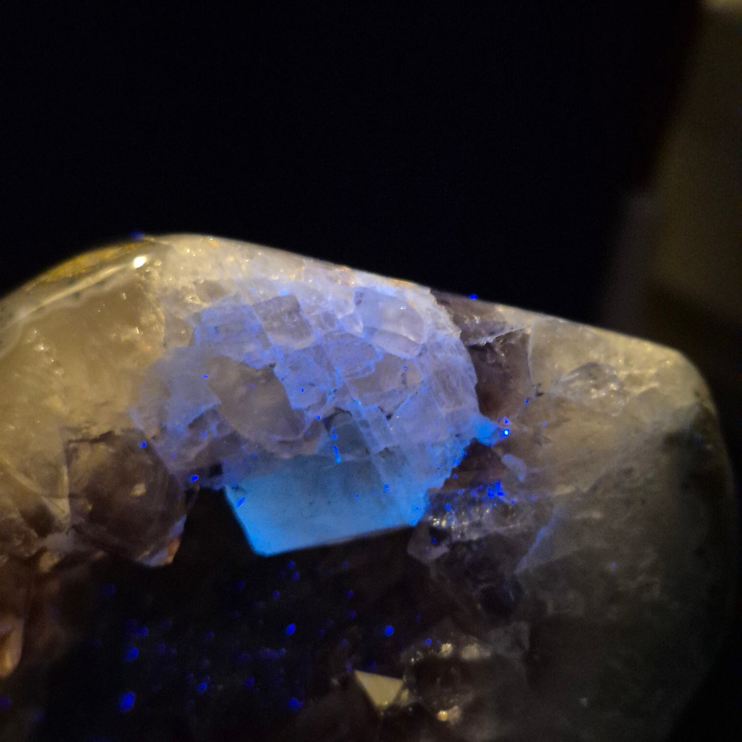 Amethist on stand 19