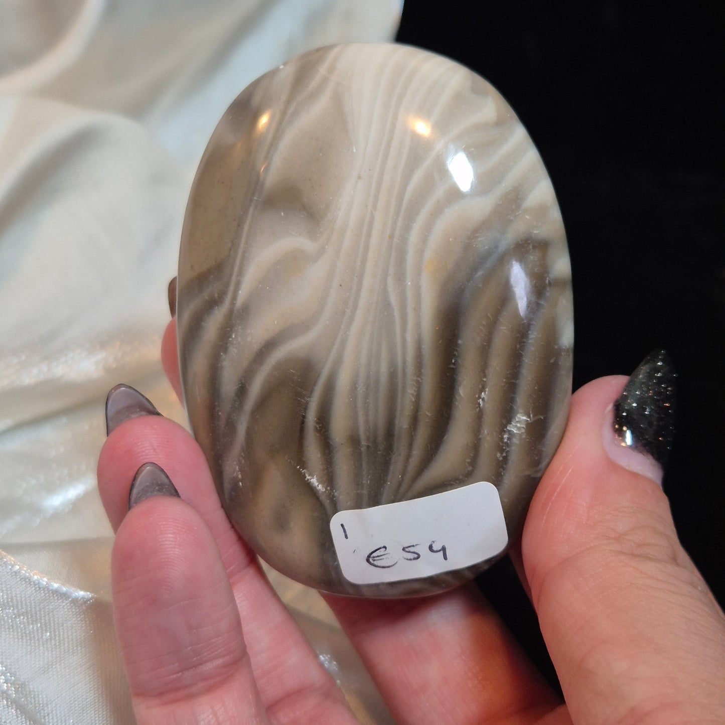 Polish flint palmstone 1