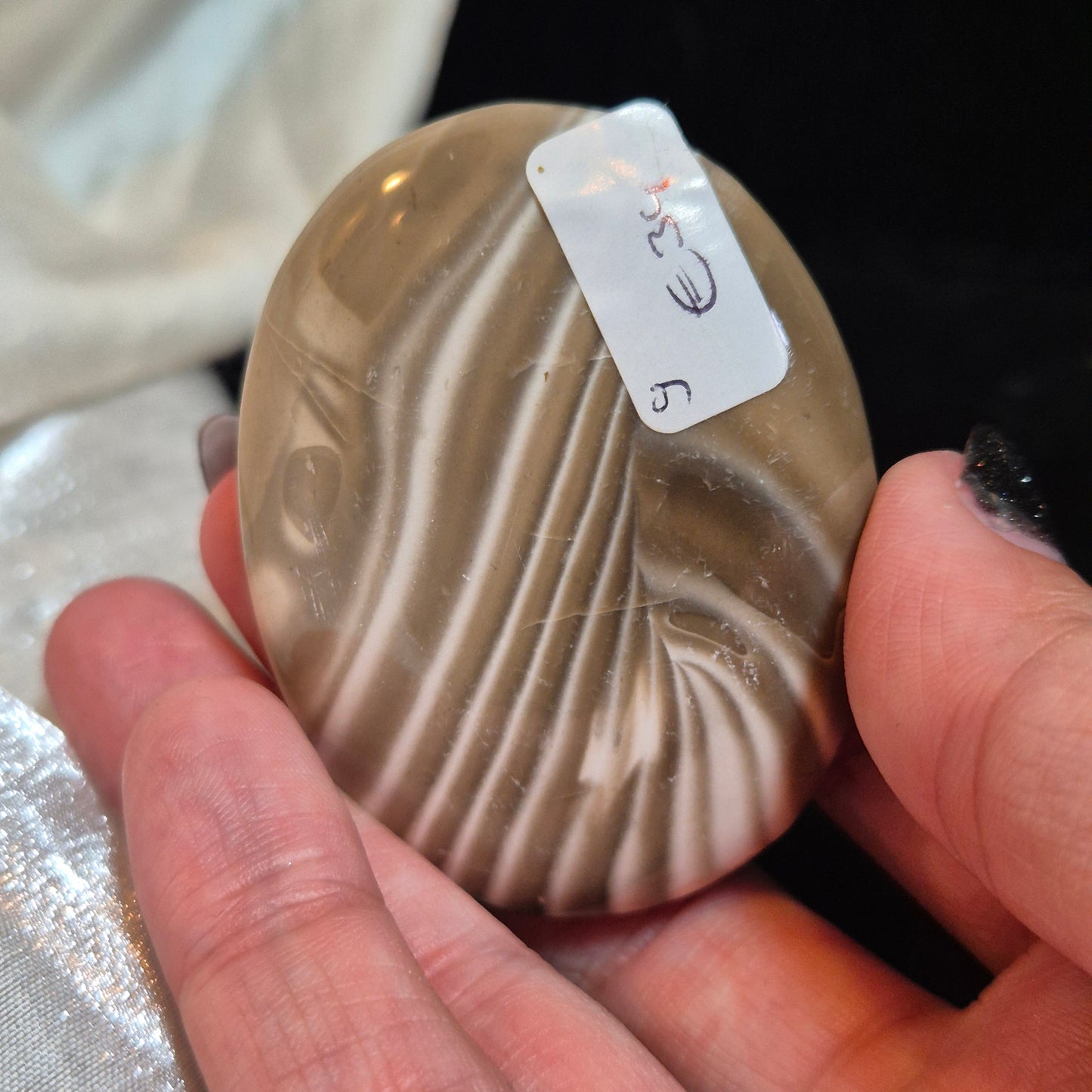 Polish flint palmstone 9