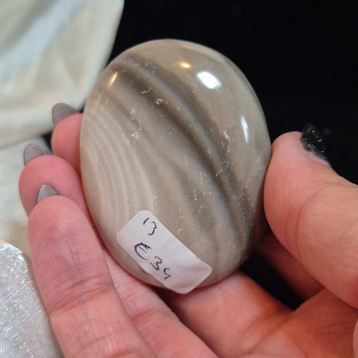 Polish flint palmstone 13