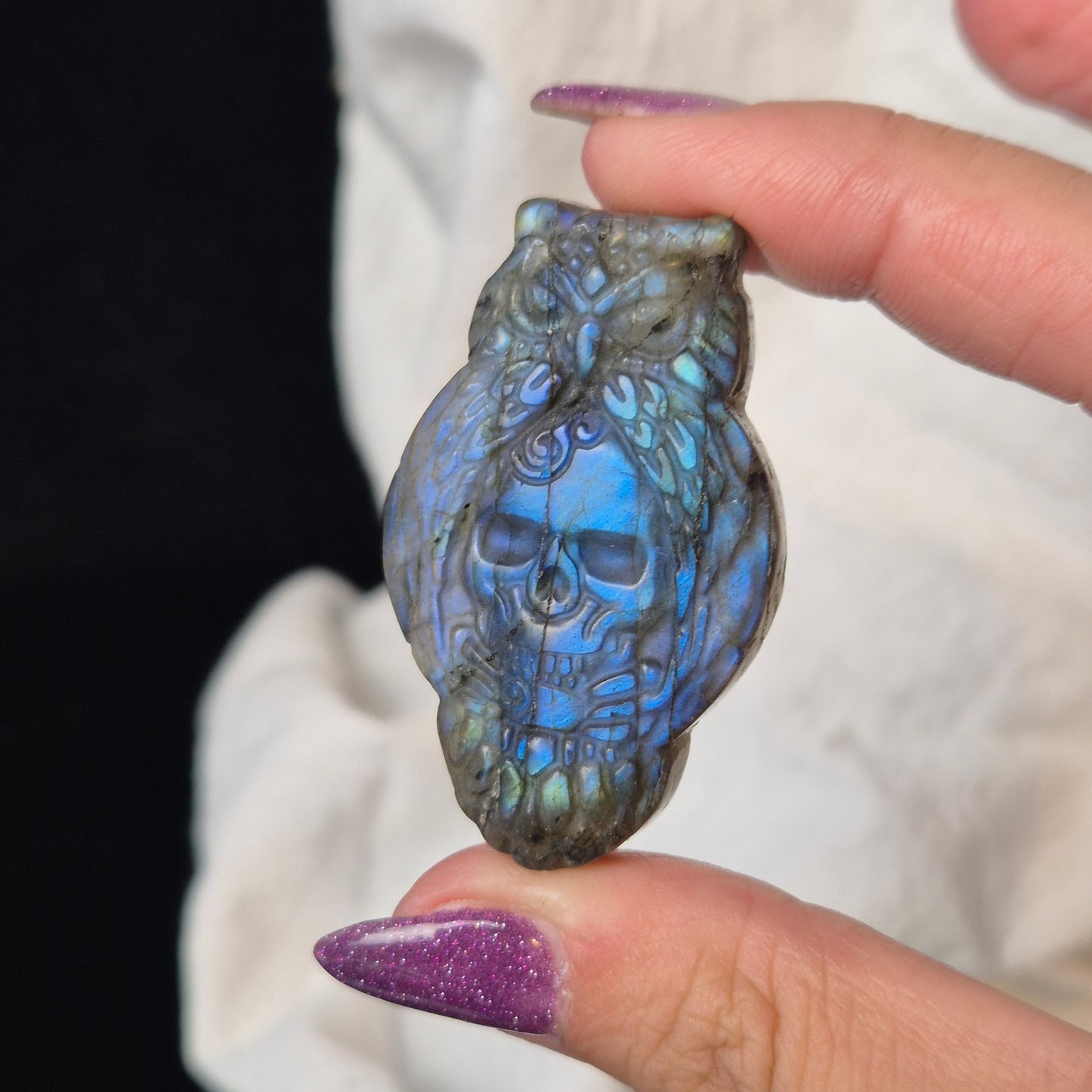 Labradorite skull with owl 3