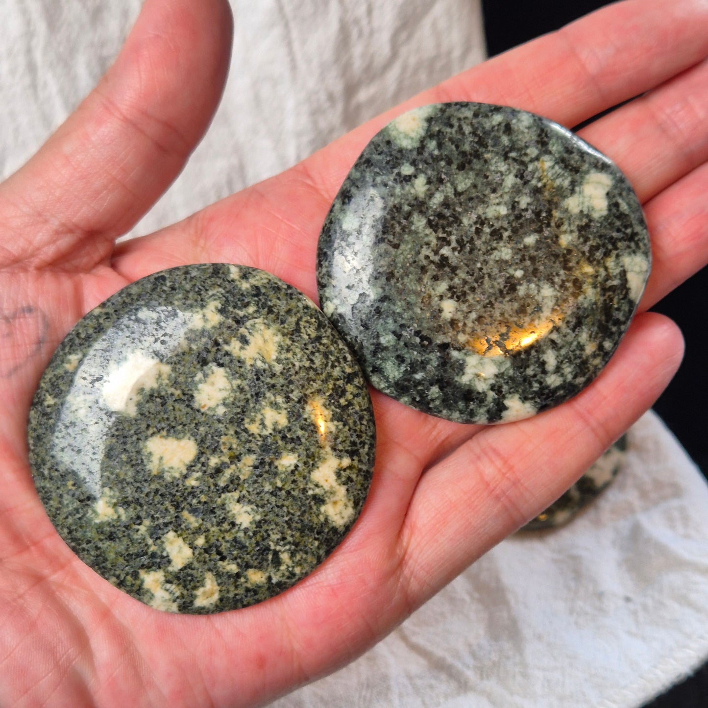 Preseli bluestone flat palmstone