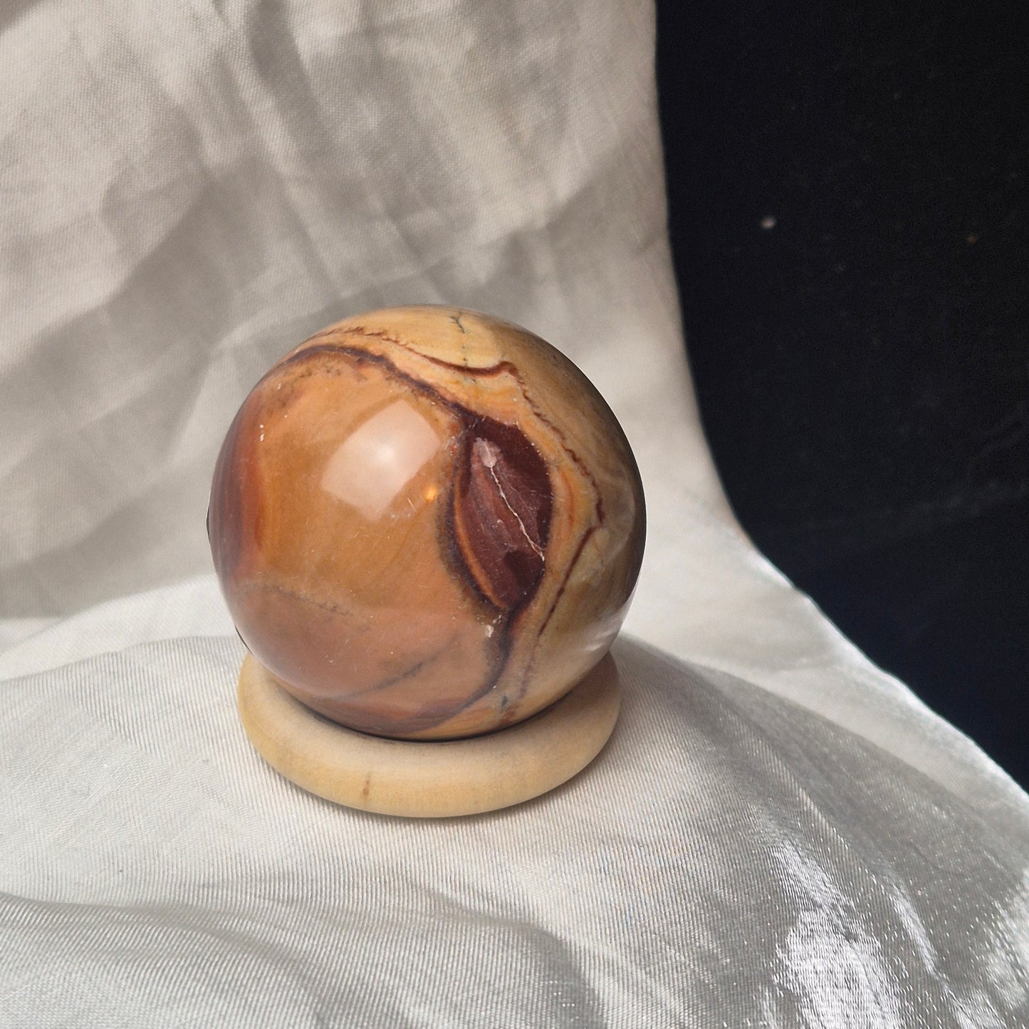 Wave dolomite sphere 6