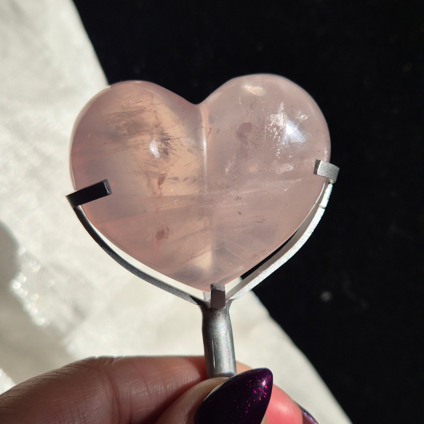 Rosequarts heart on stand 1