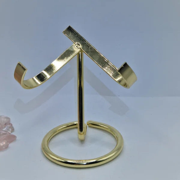 heart stand gold middle