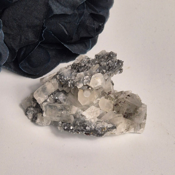 Calcite on black barite 4