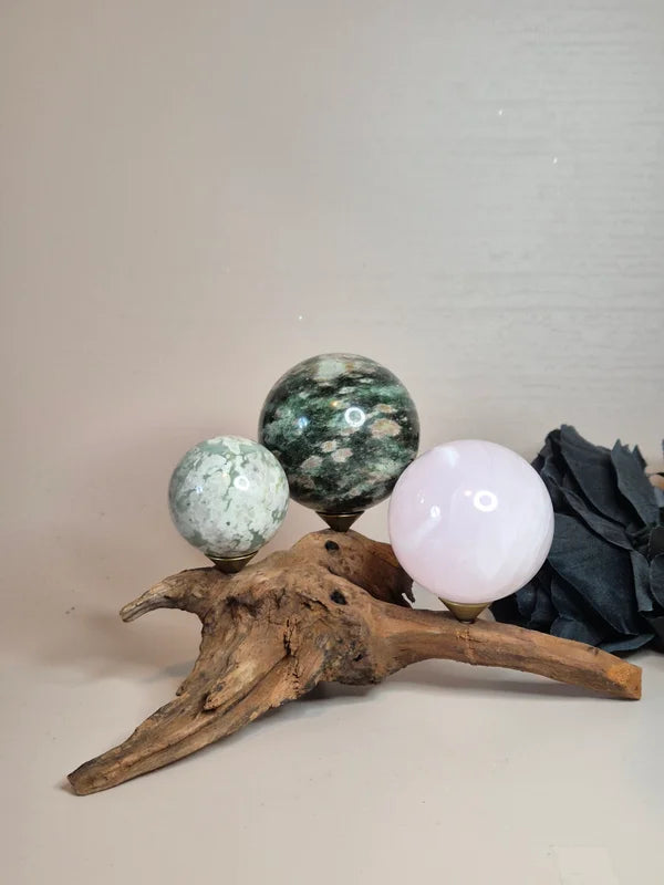 Driftwood sphere holder 16