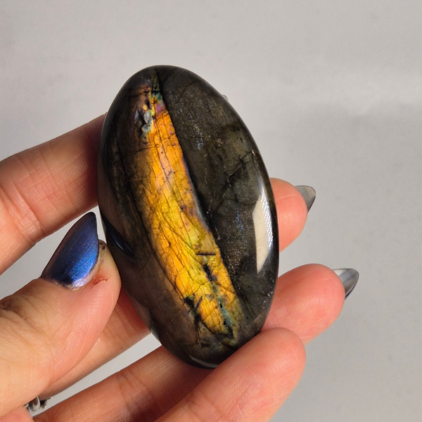 Dark Labradorite palmstone 12