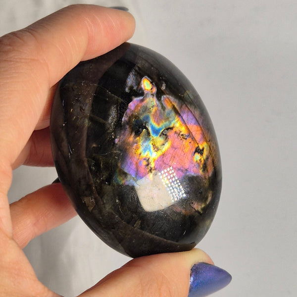 Dark Labradorite palmstone 2