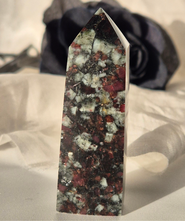 Norwegian eudialyte tower 8