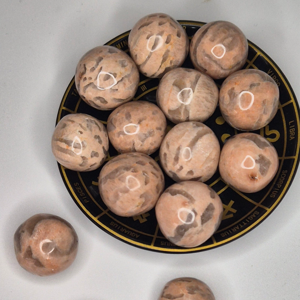 Peach moonstone / smokey quarts tumble