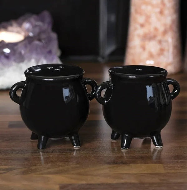 Salt & pepper set cauldron