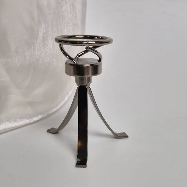 Spinning sphere stand silver